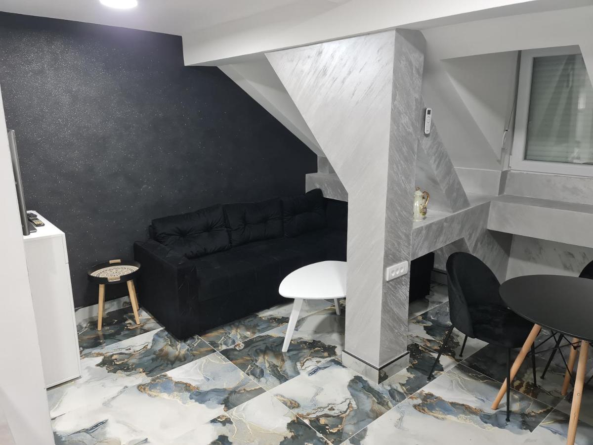 River Side Suites Belgrad Exteriör bild