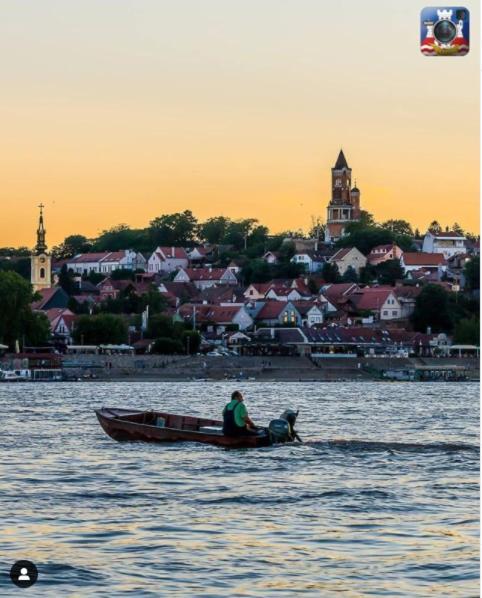 River Side Suites Belgrad Exteriör bild
