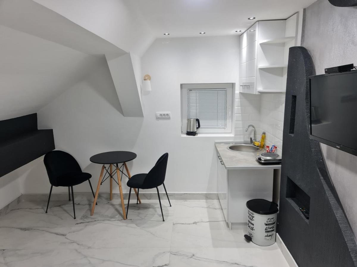 River Side Suites Belgrad Exteriör bild