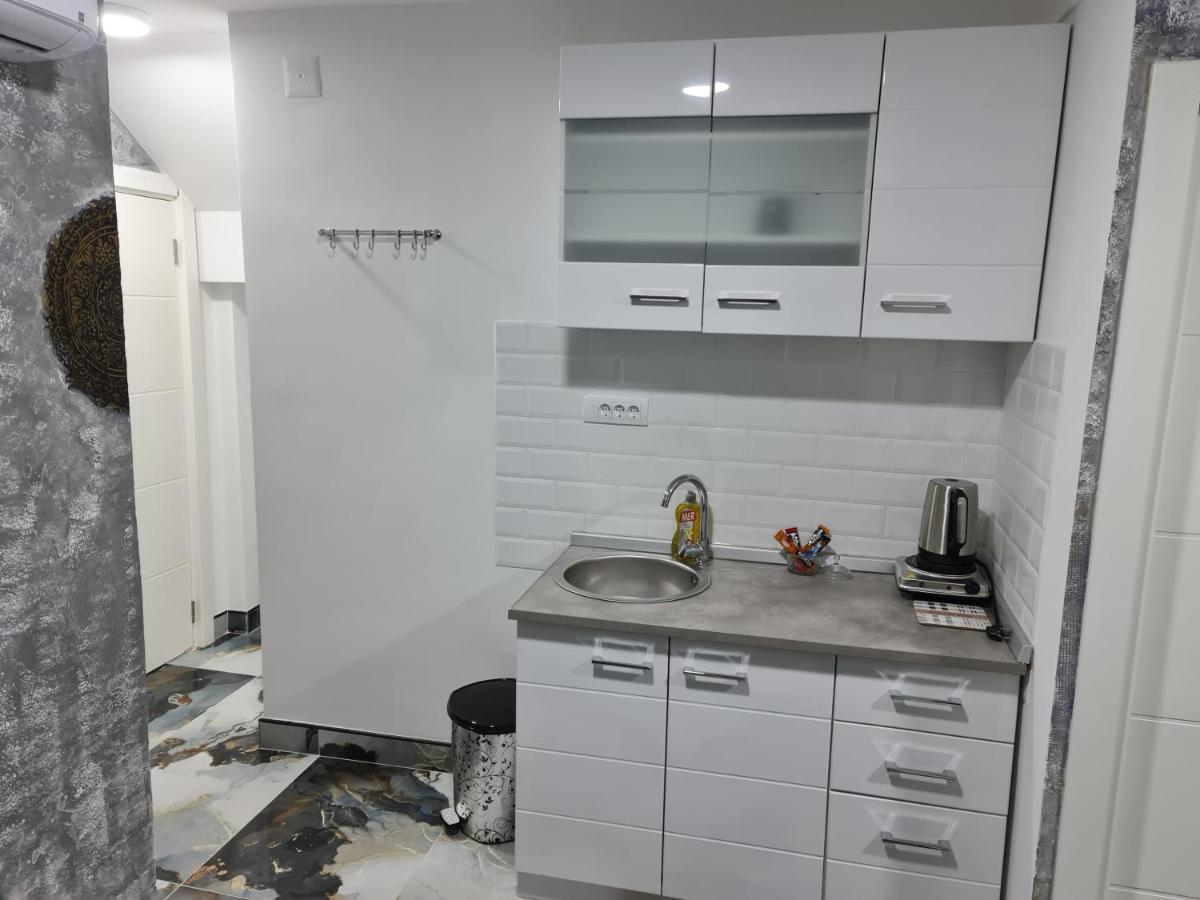 River Side Suites Belgrad Exteriör bild