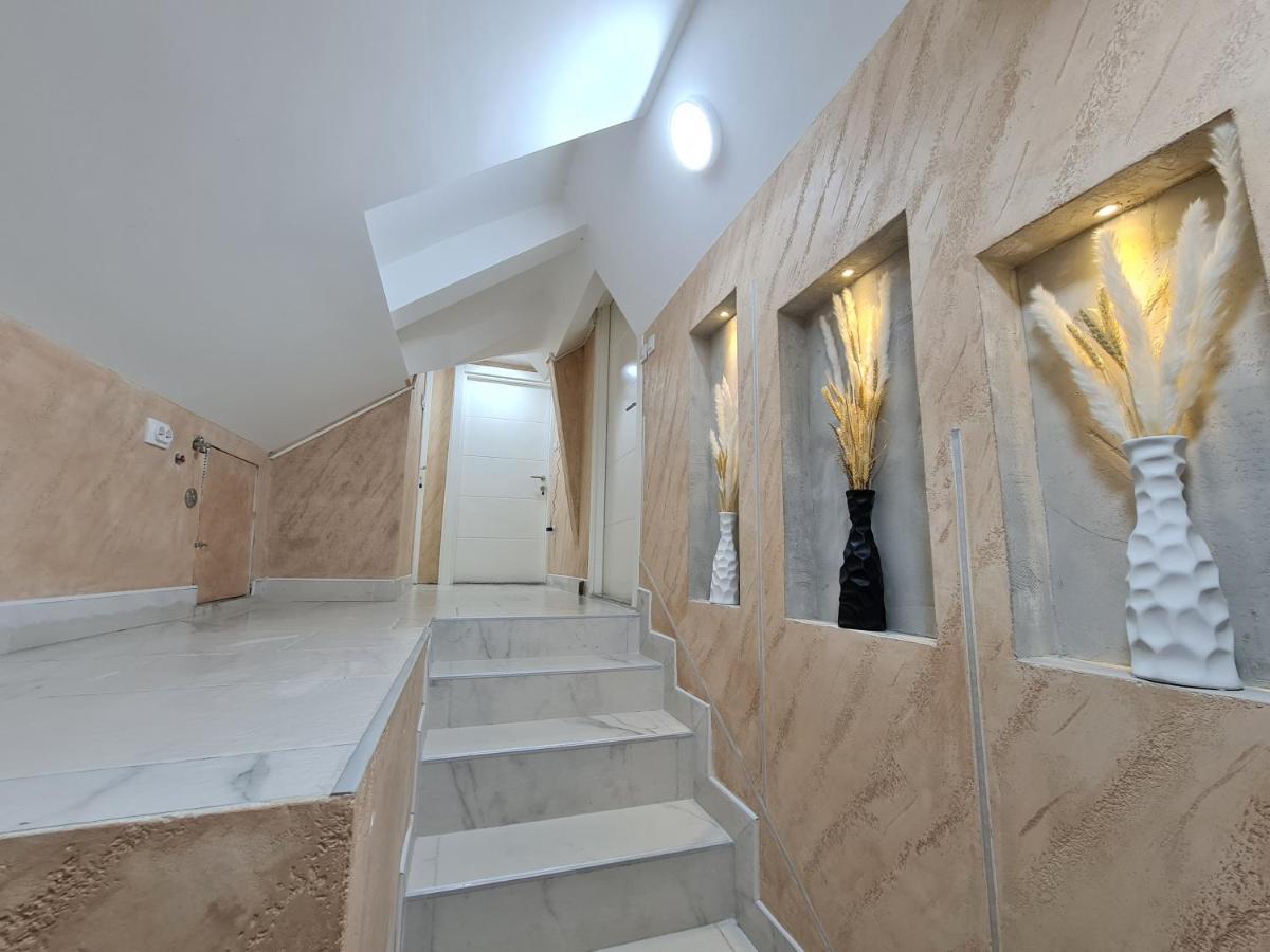River Side Suites Belgrad Exteriör bild